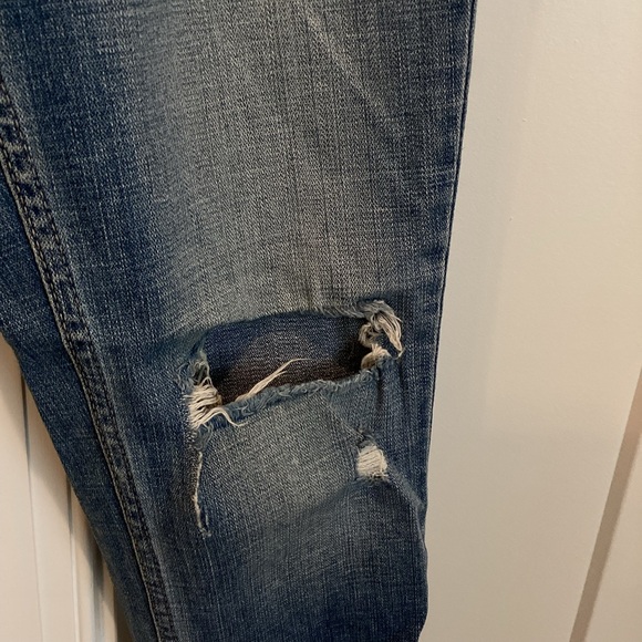 3/$10 Women’s Y2K Levi’s 501 Jeans - Picture 4 of 8